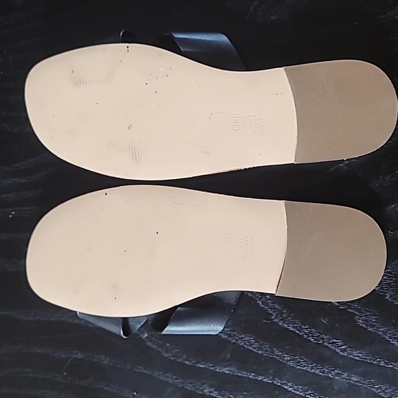 Gap size 9 Sandals. New - Picture 2 of 3